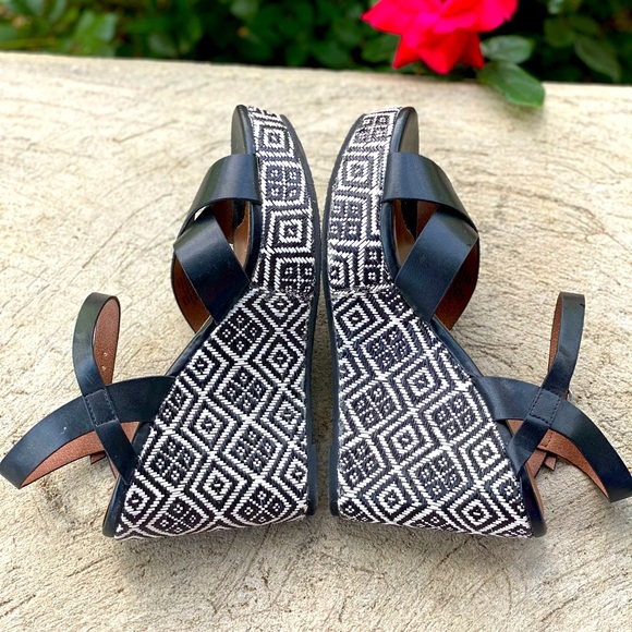 NWOT Women’s Mudd Wedges Size 7 - Picture 3 of 4